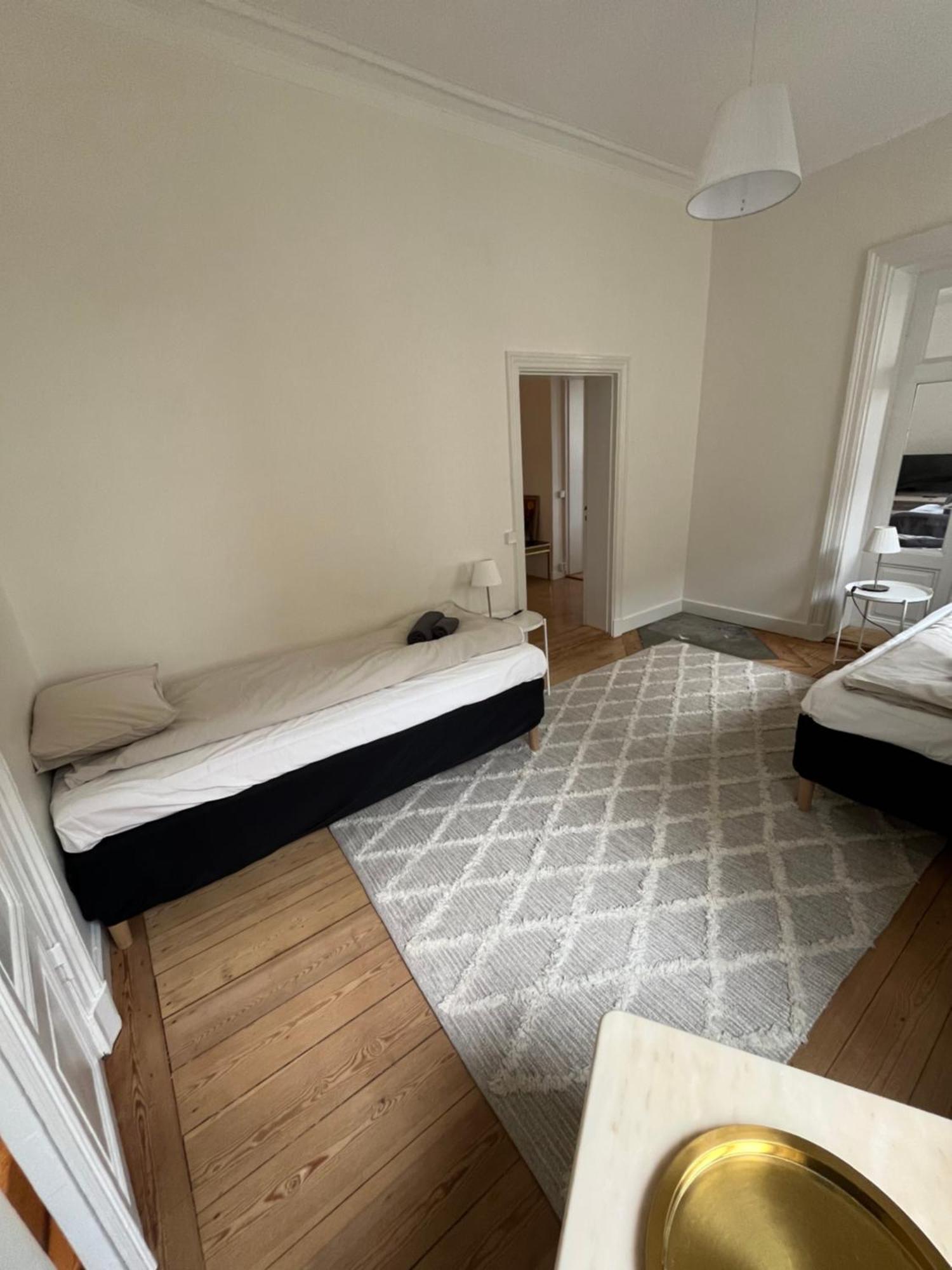 Home Inn Mrt19 Стокгольм Экстерьер фото